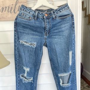 Kia Boyfriend Jeans / Fashion Nova